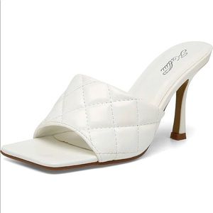 Womens heels, new size 9